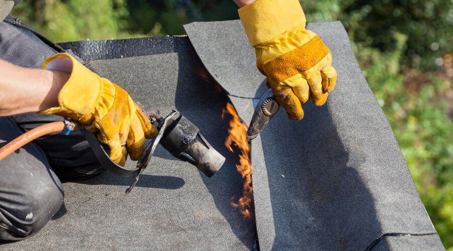 Professional gutter cleaning in Los Alamos, CA